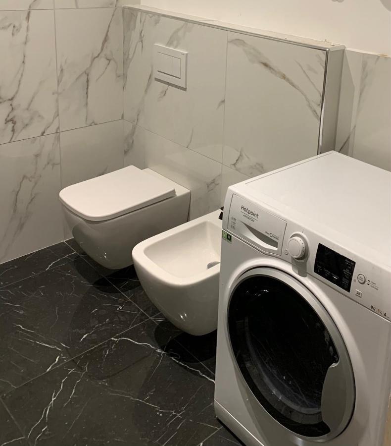 Ugo Bassi Lux Apartment Болоня Екстериор снимка